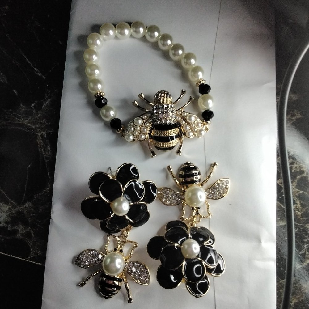 Fashion Designer Inspired Bee Set, Earrings And Bracelets